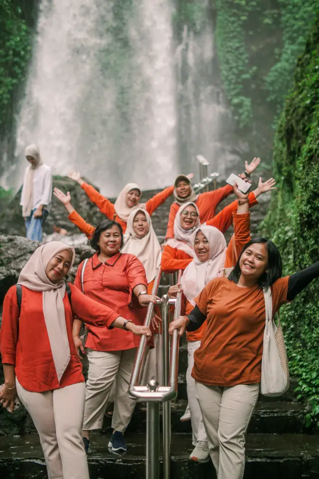 Travel Stories — frame 2